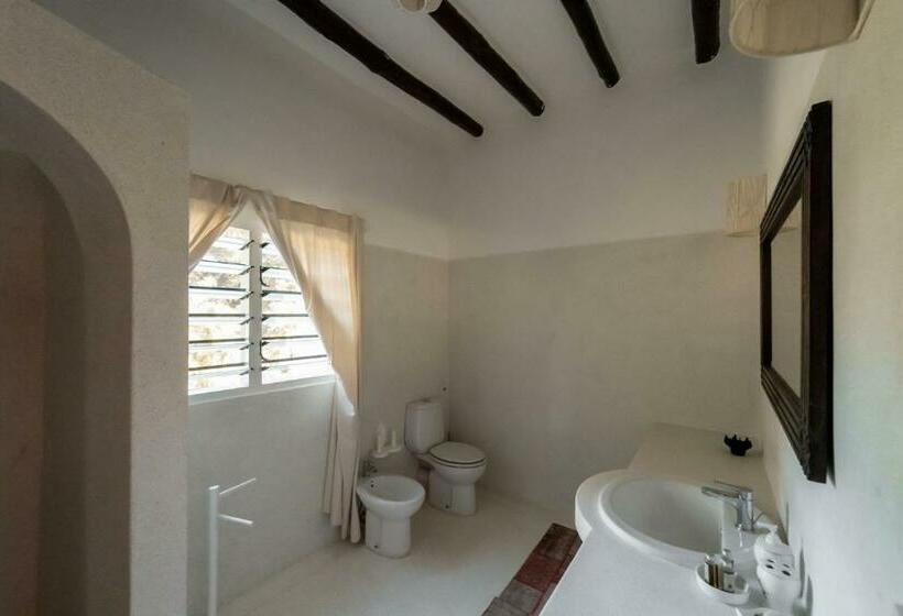 اتاق استاندارد با تخت بزرگ, Nyumba Ya Mbuyu