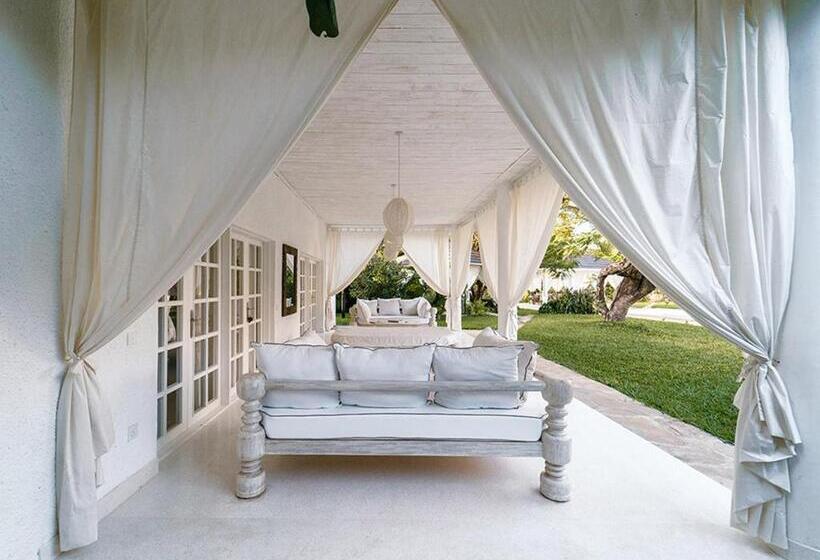 اتاق استاندارد سه تخته با چشمانداز باغ, Nyumba Ya Mbuyu