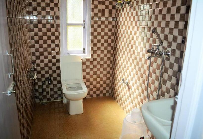 디럭스 룸, Rufina Lachung De Crown