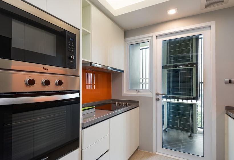 2 Bedroom Apartment Garden View