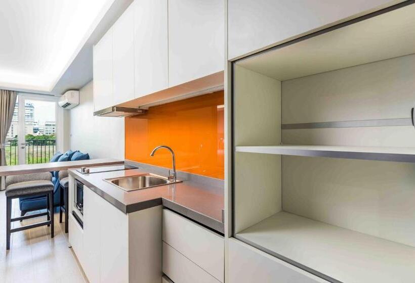 1 Bedroom Apartment City View