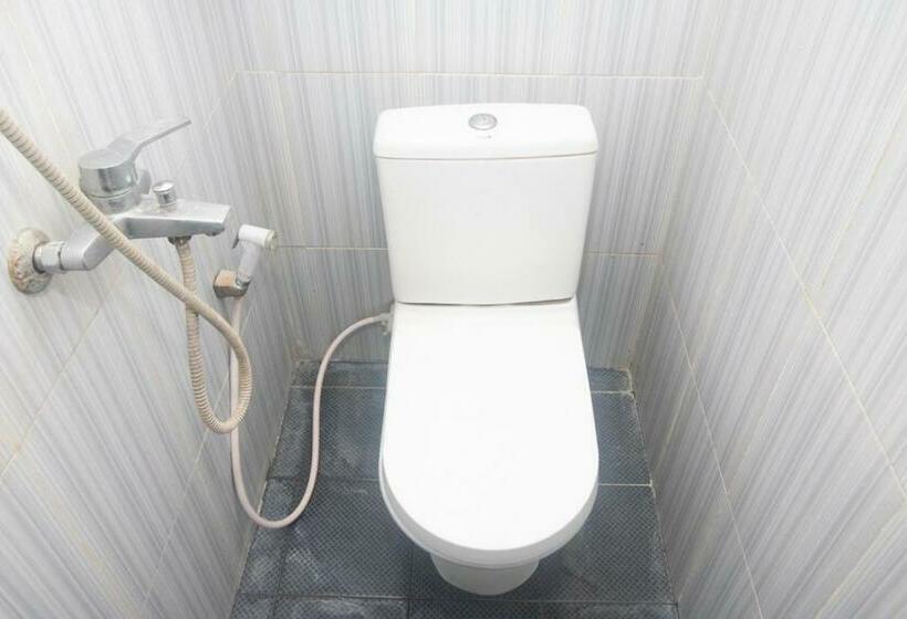 חדר סטנדרט, Reddoorz Syariah Near Stasiun Madiun