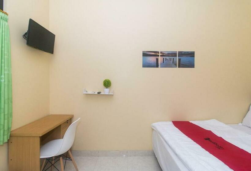 חדר סטנדרט, Reddoorz Syariah Near Stasiun Madiun