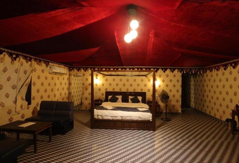 سوییت با چشم‌انداز استخر, Serene Aravali Resort, Pushkar