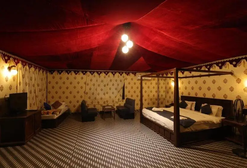 プールビュースイート, Serene Aravali Resort, Pushkar