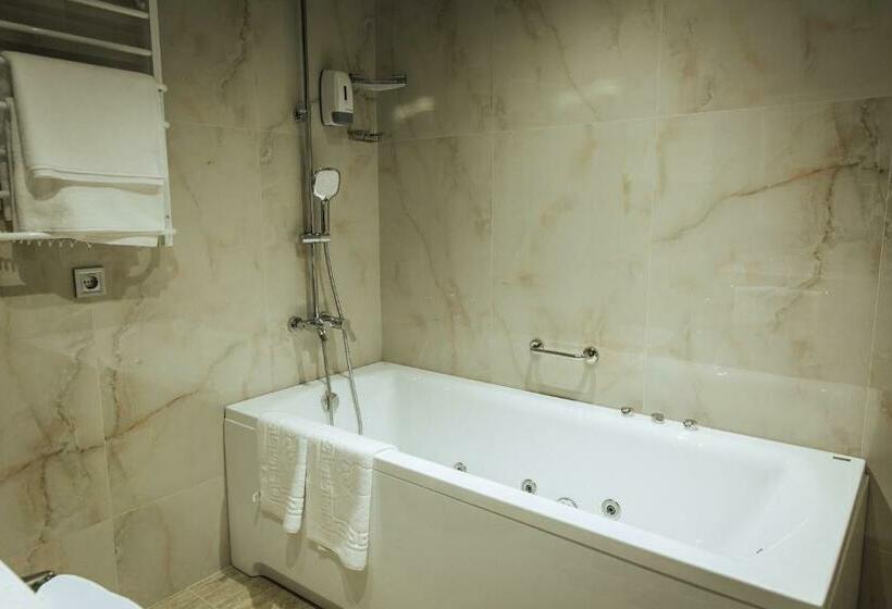 اتاق لوکس, Alice Place