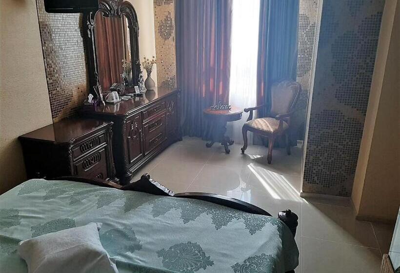 اتاق اکونومی, Alice Place