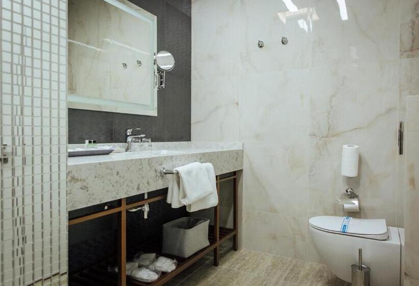 اتاق لوکس, Alice Place