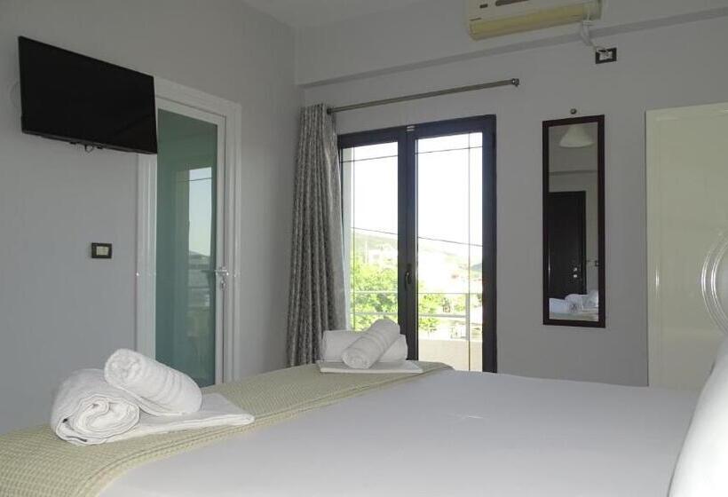 חדר משפחתי, Ardiani