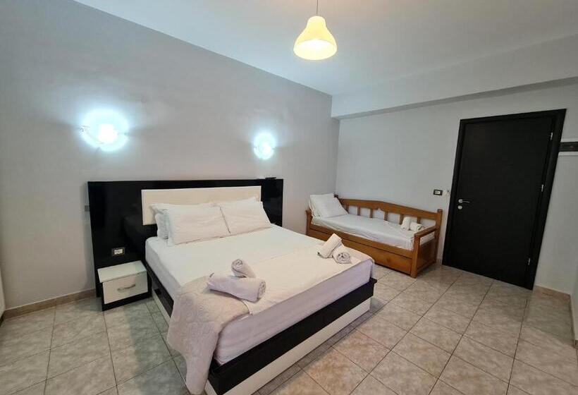 חדר קומפורט לשלושה, Ardiani