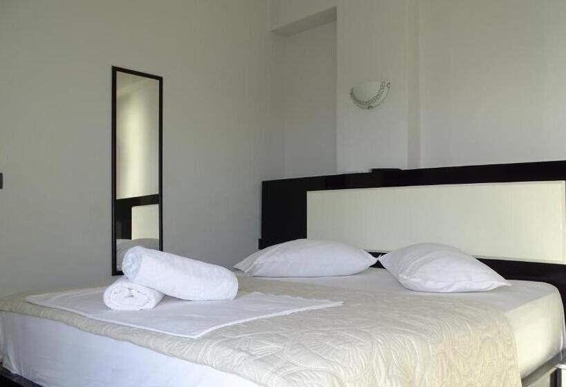 חדר דלוקס, Ardiani