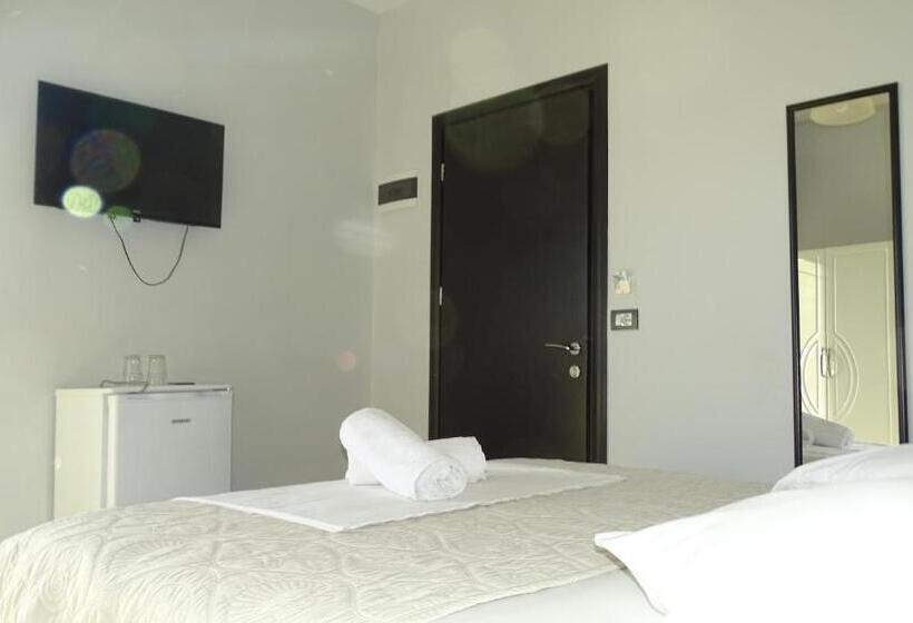 חדר דלוקס, Ardiani