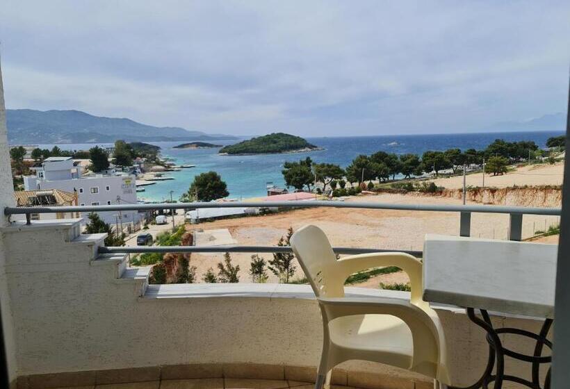 חדר דלוקס, Ardiani