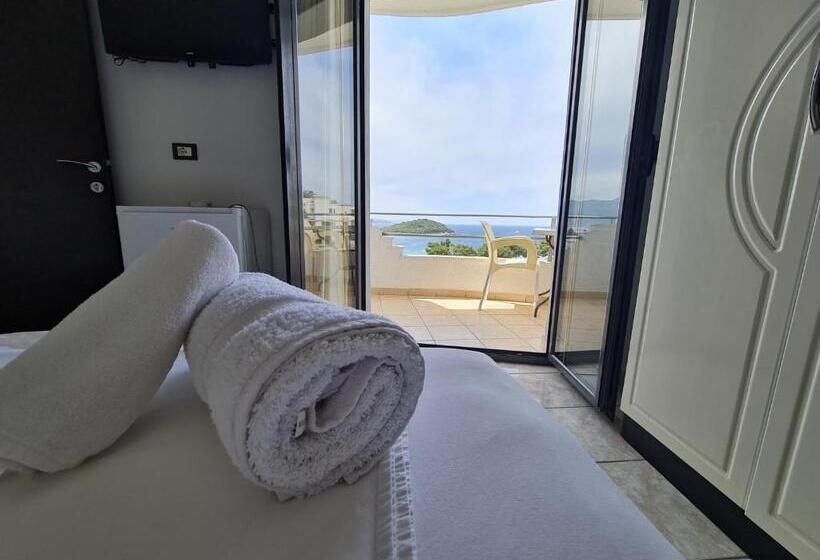 חדר דלוקס, Ardiani