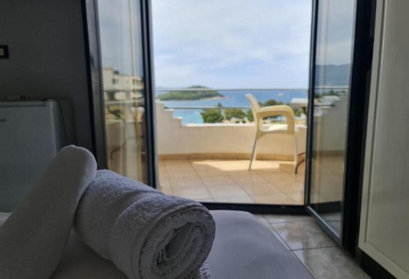 חדר דלוקס, Ardiani