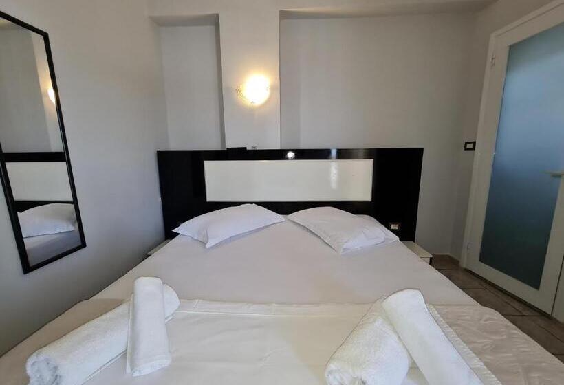 חדר דלוקס, Ardiani