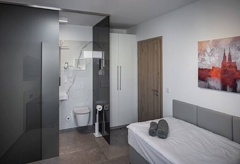 חדר סטנדרט יחיד, Home & Work