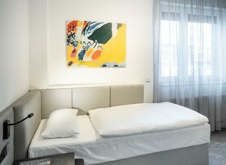 חדר סטנדרט יחיד, Home & Work