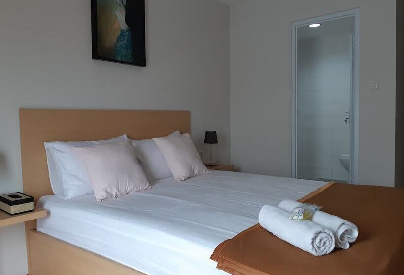 غرفة قياسية, Urooms Senayan