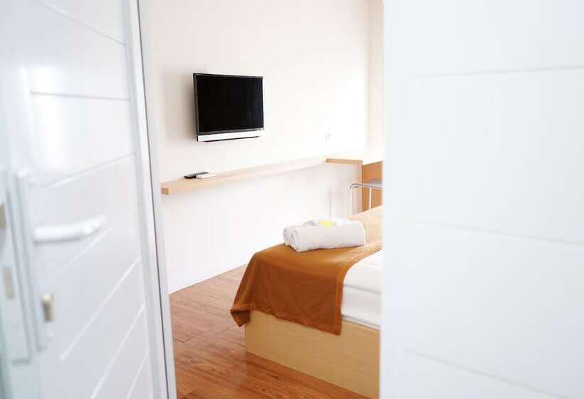 غرفة قياسية, Urooms Senayan