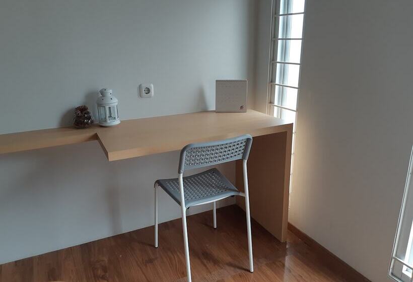 スタンダードルーム, Urooms Senayan