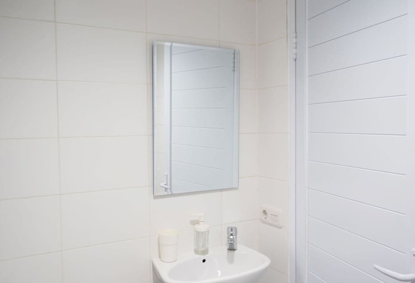 غرفة قياسية, Urooms Senayan