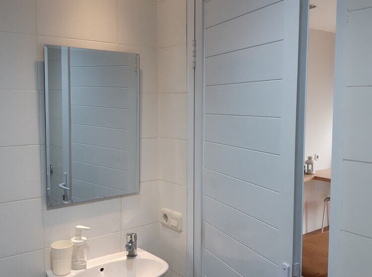 غرفة قياسية, Urooms Senayan