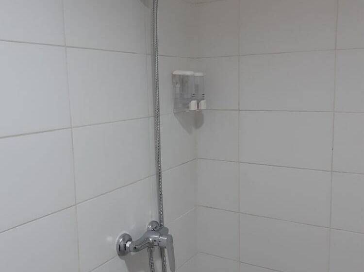 スタンダードルーム, Urooms Senayan