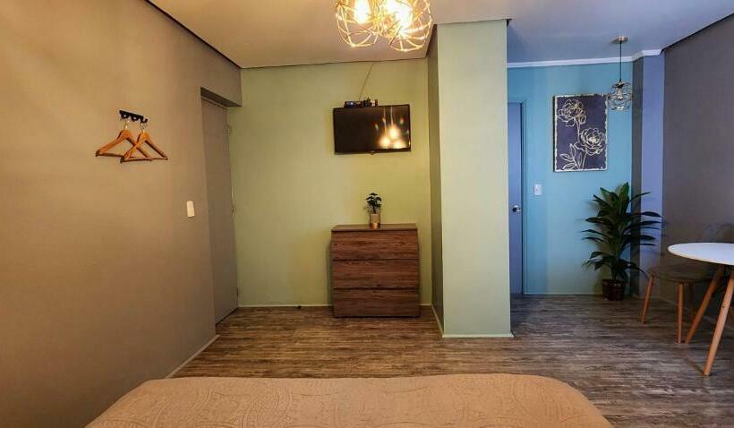 חדר דלוקס, Voila La Moneda