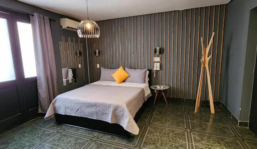 חדר סטנדרט עם ג'קוזי, Voila La Moneda