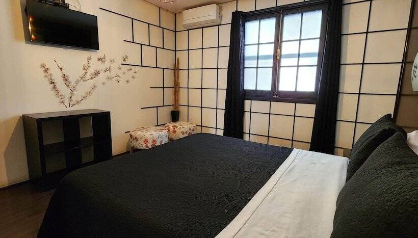 חדר דלוקס, Voila La Moneda