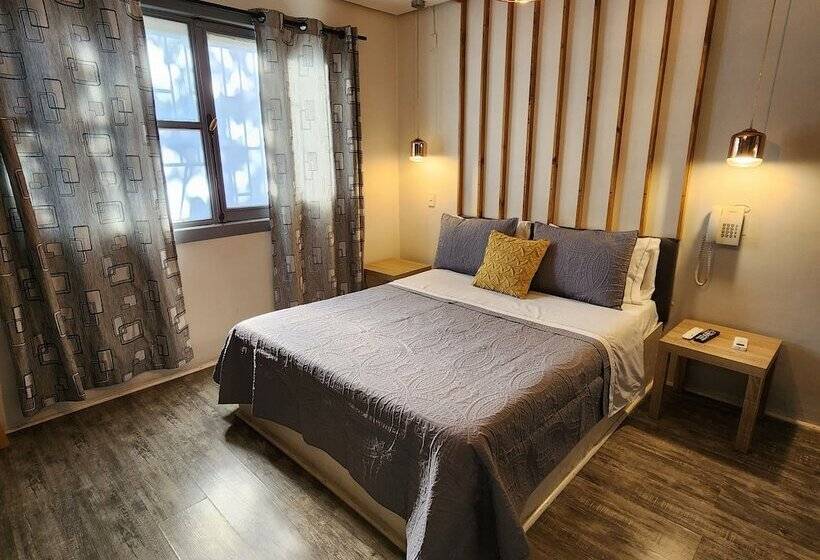 חדר דלוקס, Voila La Moneda