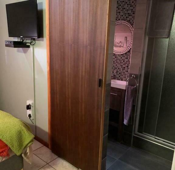 Delüks Oda, Camelthorn Guesthouse