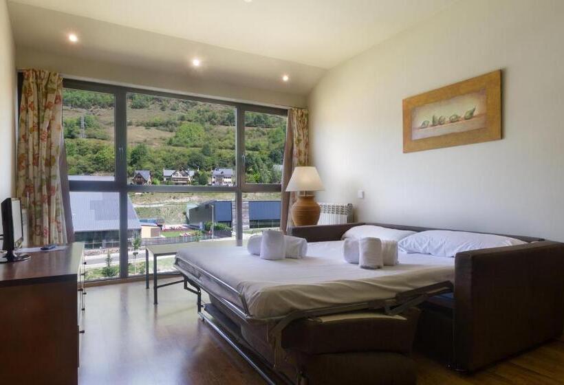 Family flat with view, Aparthotel La Vall Blanca