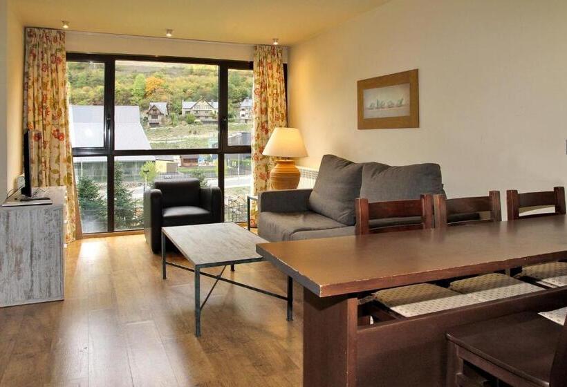 Family flat with view, Aparthotel La Vall Blanca
