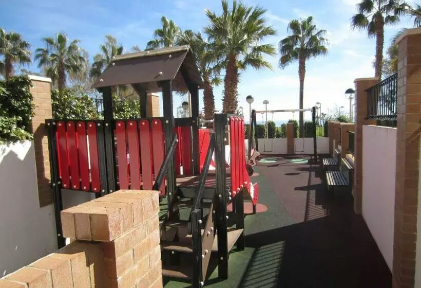 サイドオーシャンビューの２ベッドルームアパート, Apartamentos Marina Park