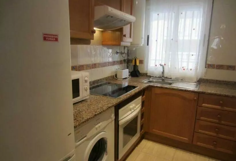 サイドオーシャンビューの２ベッドルームアパート, Apartamentos Marina Park