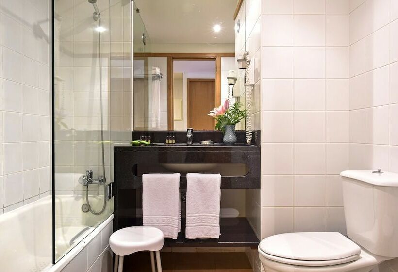 דירת 2 חדרי שינה עם נוף לבריכה, Aqualuz Lagos by The Editory