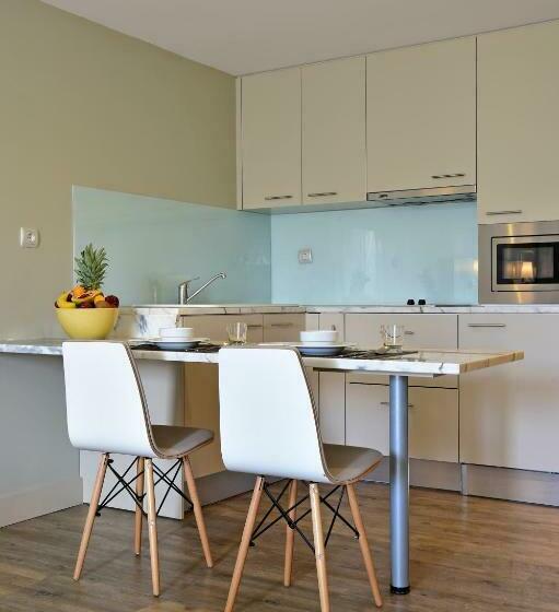 סטודיו פרמיום, Aqualuz Lagos by The Editory