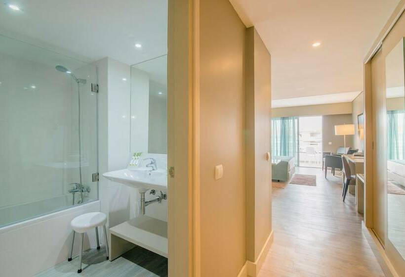 סטודיו פרמיום, Aqualuz Lagos by The Editory