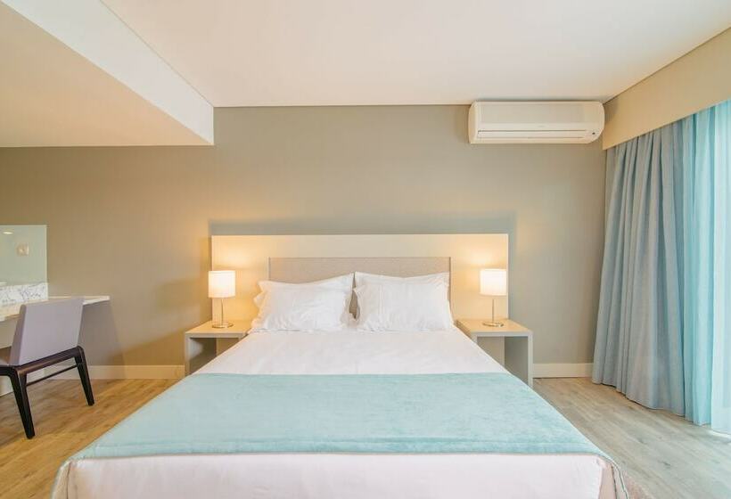 דירת חדר פרמיום עם נוף לבריכה, Aqualuz Lagos by The Editory