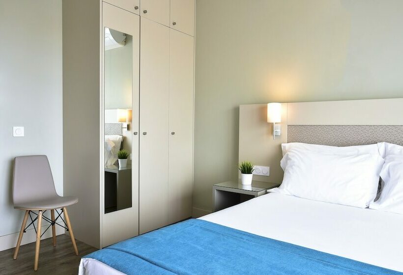 דירת חדר פרמיום, Aqualuz Lagos by The Editory