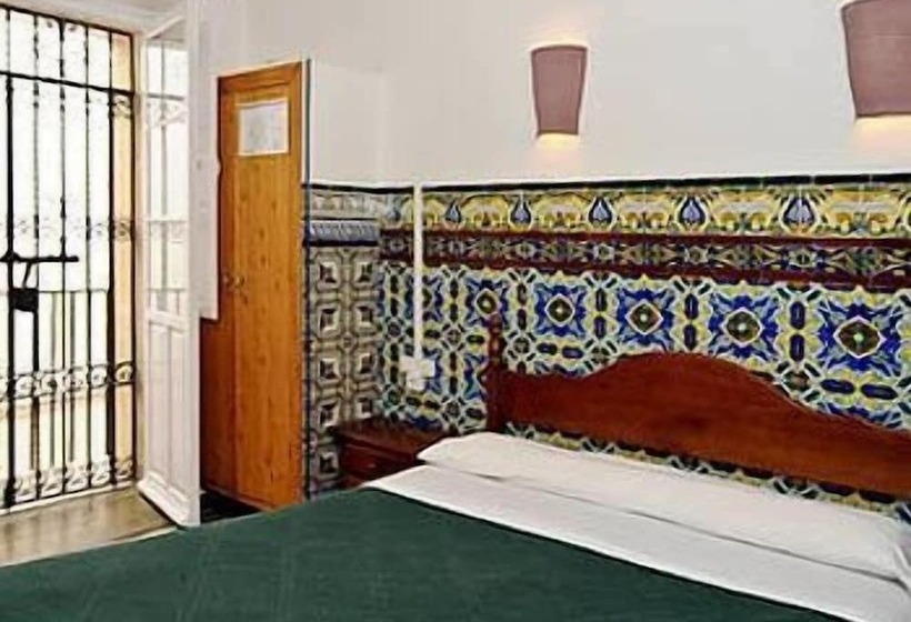 اتاق استاندارد یک نفره, Hostal Lis