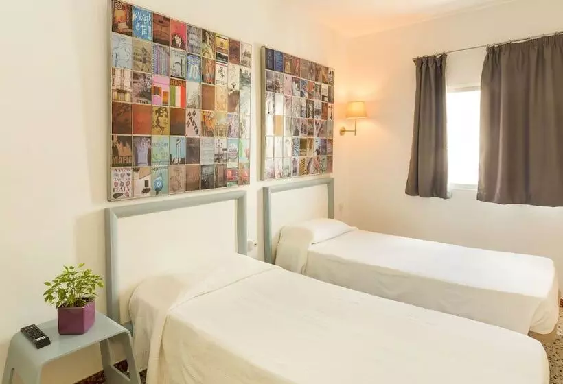 اتاق استاندارد با سرویس بهداشتی مشترک, Málaga Inn