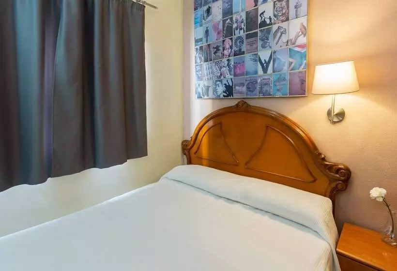 اتاق استاندارد یک تخته با سرویس بهداشتی مشترک, Málaga Inn