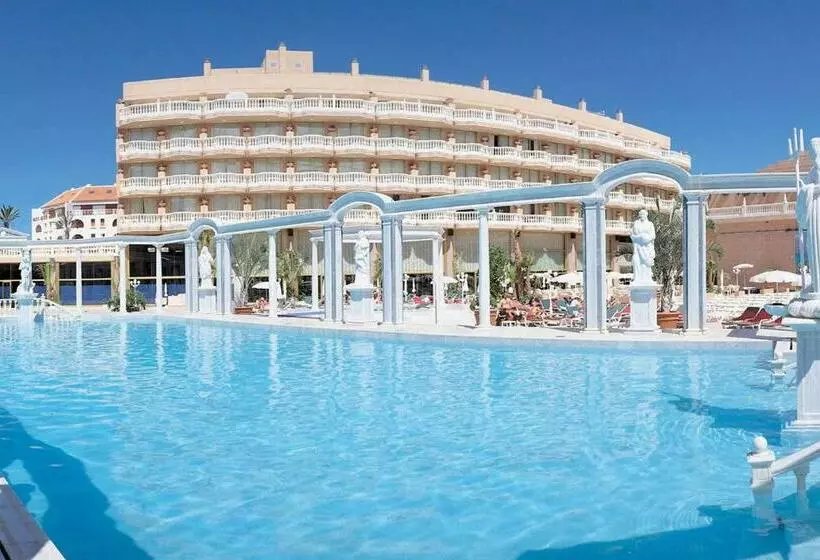 اتاق استاندارد با چشم‌انداز استخر, Cleopatra Palace