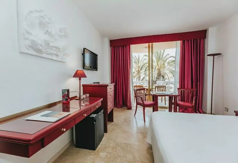 اتاق استاندارد با چشم‌انداز استخر, Cleopatra Palace