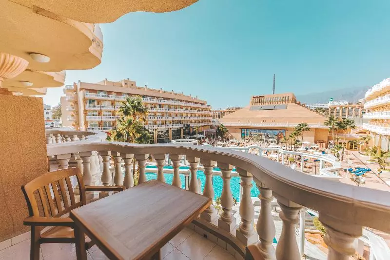 اتاق استاندارد با چشم‌انداز استخر, Cleopatra Palace