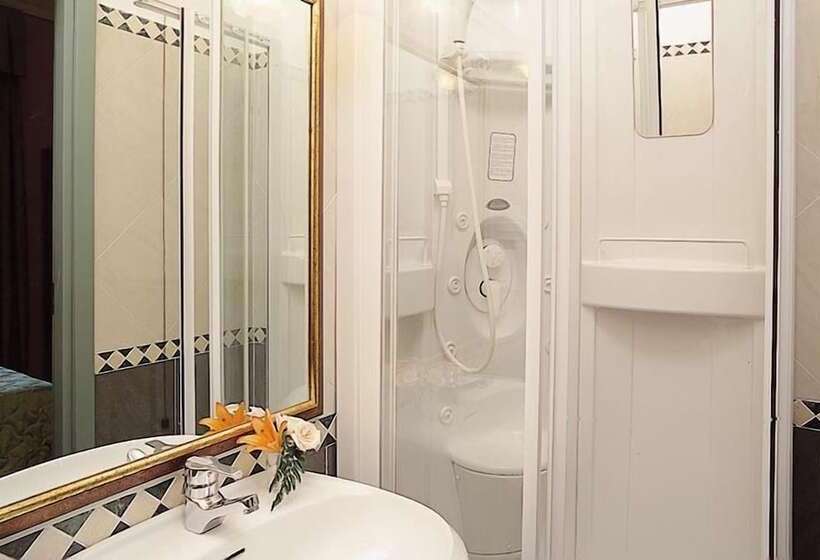 חדר סופריור לשלושה, Contilia