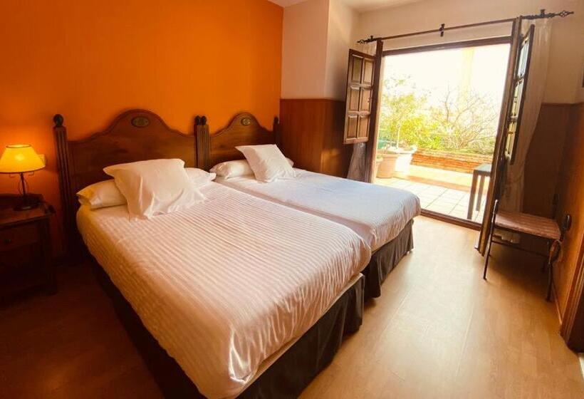 غرفة قياسية مزوَّدة بتراس, El Tejo De Comillas